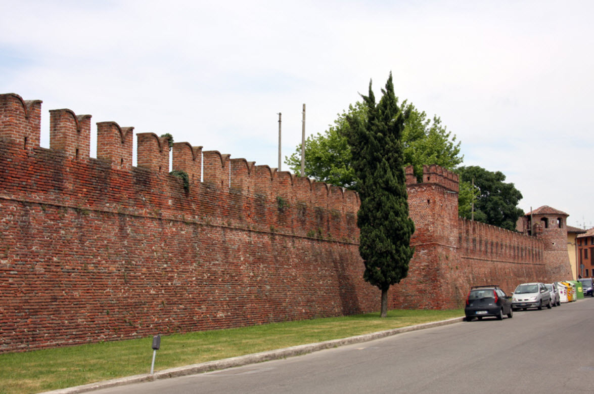Paderna Castle, Italy